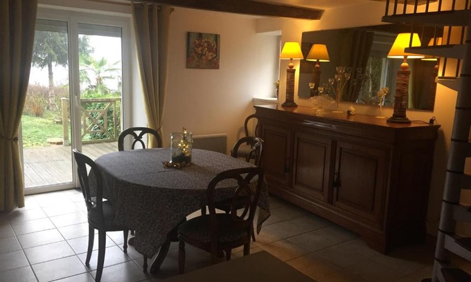 Saint-Pereuse House | Le champ de la grange