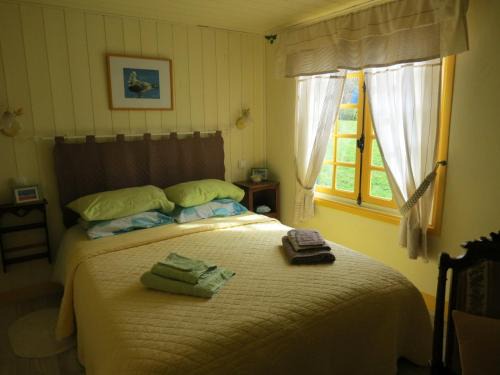 Notre-Dame-de-Courson Bed & Breakfast | Le Chant Des Fees