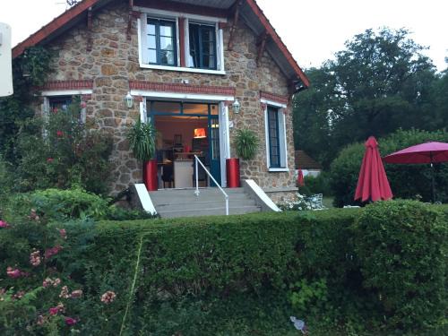 Magny-les-Hameaux House | Le Chant Des Oiseaux