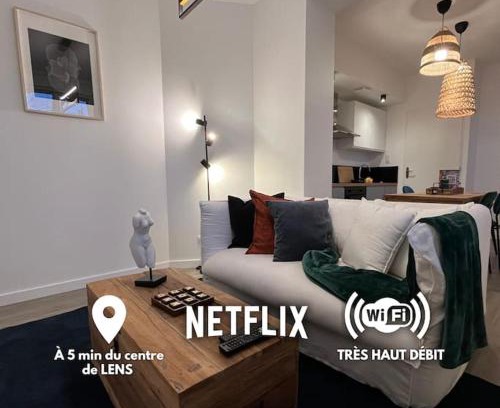 Sallaumines Apartment | Le Charme Parisien - Confortable