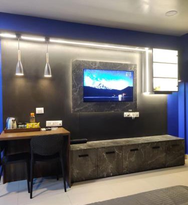 Kolkata Apartment | Le Chateau - Cozy Couples Escape