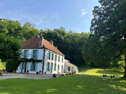 Parly Villa | Le Chesnoy 17 pers piscine tennis