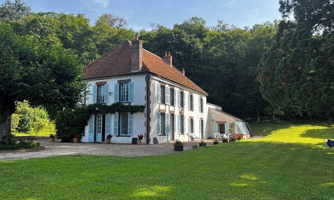 Parly House | Le Chesnoy magnificent house 17/20 pers private swimming pool, tennis court