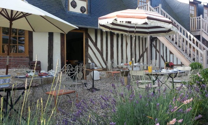 Saint-Pierre-Azif House | Le Clos Aux Masques - Chambres d'hôtes