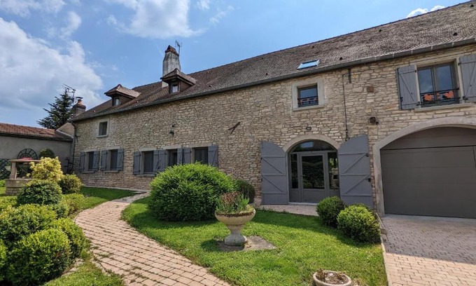 Sainte-Marie-la-Blanche House | Le Clos des écureuils