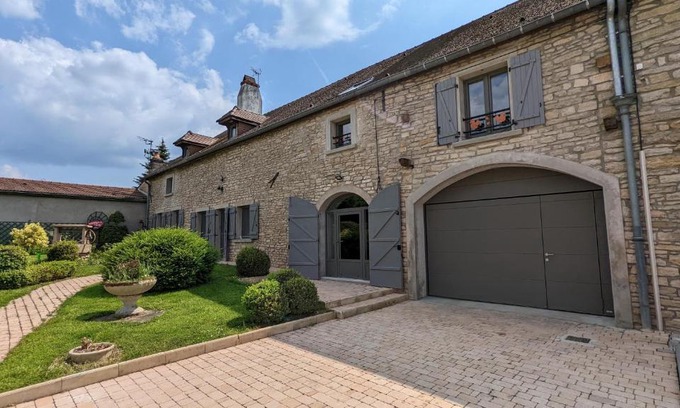 Sainte-Marie-la-Blanche Bed & Breakfast | Le Clos des écureuils - chambres d'hôtes