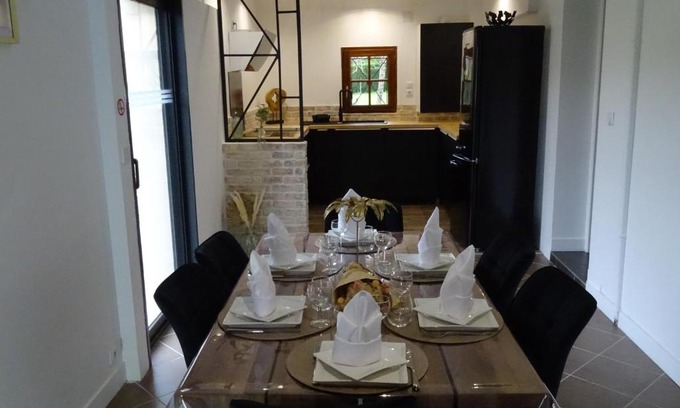 La Ferte-Saint-Cyr Apartment | Le Clos de la Déesse