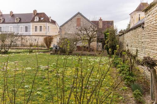 Tanlay House | Le Clos de Tweed