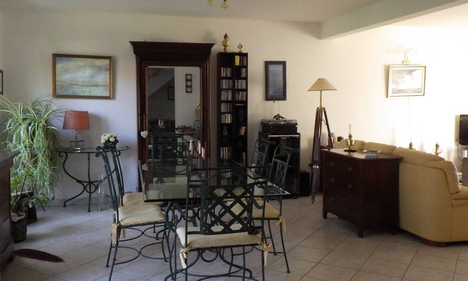 Fermanville House | Le Clos des Roses, holiday home.