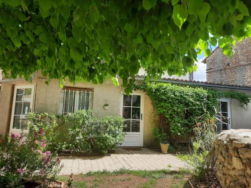 Saint-Martin-la-Pallu Bed & Breakfast | Le clos du coteau