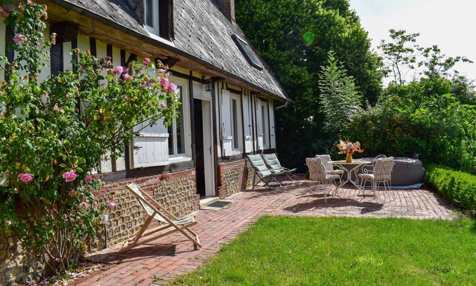 Saint-Etienne-l'Allier House | Le Clos aux Oiseaux