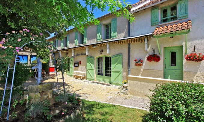 Pradines Hotel | Le Clos Grand