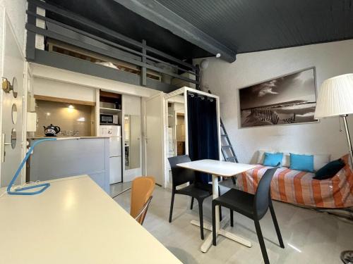 Saint-Etienne Apartment | Le Cocon - Close to Carmes metro