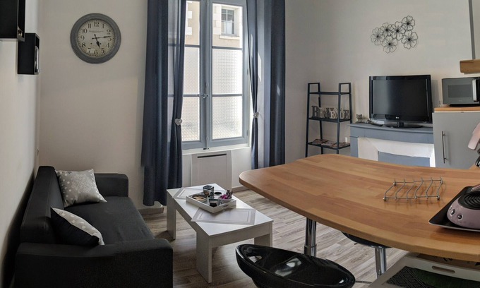 Blois Apartment | Le Cocon de Blois Amboise 1 bedroom apartment with private terrace