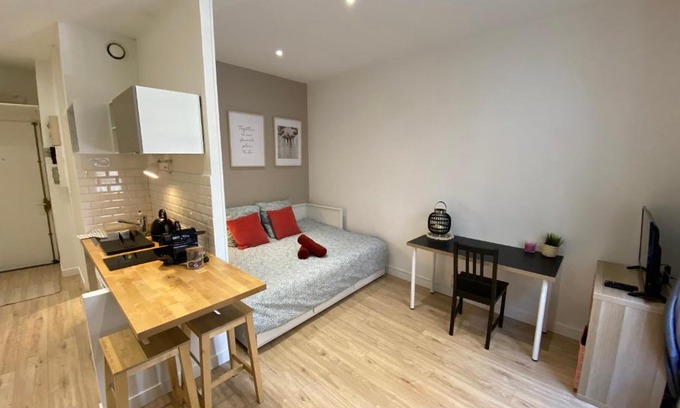 Quartier Hyper-Centre Apartment | Le Cocon, Hyper-centre, Climatisation, Trams