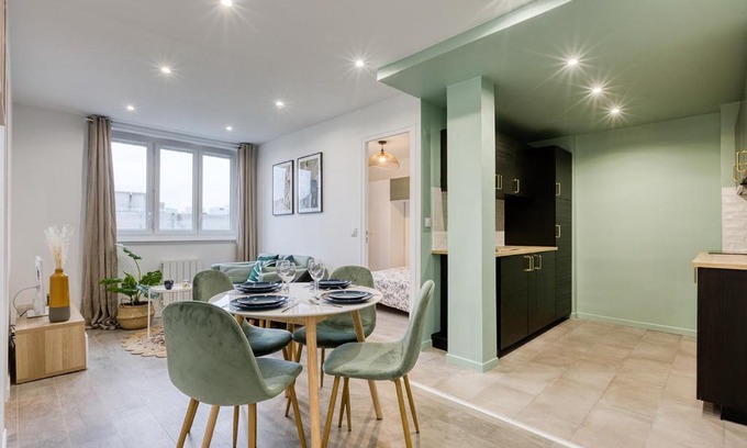 Bobigny Apartment | Le Colbert - Appt moderne pour 4 voyageurs