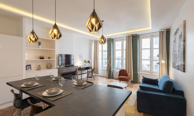 Bellecour - Hotel Dieu Apartment | Le Confident - Grand T2 au coeur de Lyon