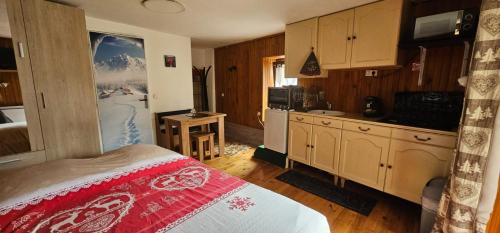 Sollieres-Sardieres Apartment | Le coquelicot