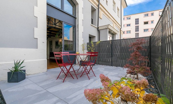 Faubourg North Apartment | Le Corbeau et le Homard - belle terrasse privative -SR Loc