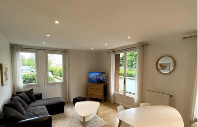 La Demi - Lune Apartment | Le Cosy Porte de Lyon