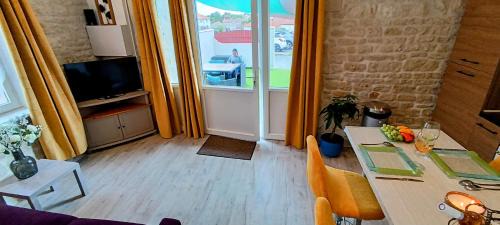 Saint-Michel-le-Cloucq Apartment | Le Cosyhome Michelais I Grand Parking & Netflix & Salon de Jardin
