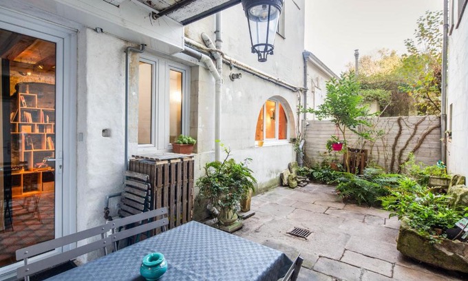 Richebourg - Saint-Clement Apartment | Le Cours Saint Pierre - Entre Château et Cathédrale