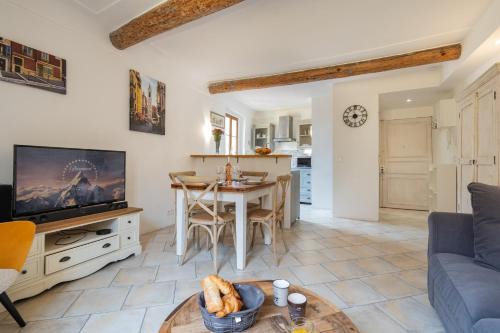 Old Town Apartment | "Le Cream" by EnjoyNice, Old Nice, quiet