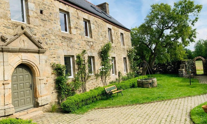 Pommerit-Jaudy Bed & Breakfast | LE DOMAINE DE COAT ROGAN L'espace familial