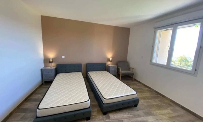 Saint-Laurent-d'Olt Villa | Le Domaine du bez 8 Pers Piscine Couverte,spa,hammam,sauna