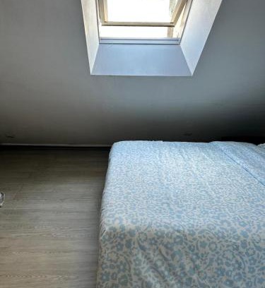 Carhaix-Plouguer Apartment | Le Duplex de la Place
