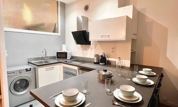 Quartier Chorier-Berriat Apartment | Le Filmophile Spacieux Avec 2 Balcons et Garage Privé