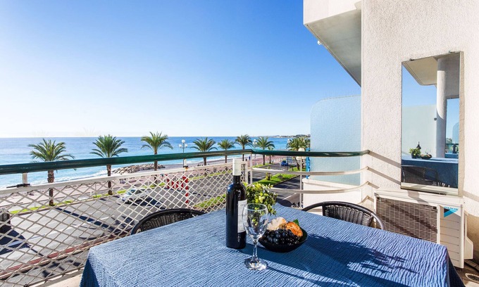 Les Baumettes Apartment | LE FLORIDE AP4156 by RIVIERA HOLIDAY HOMES