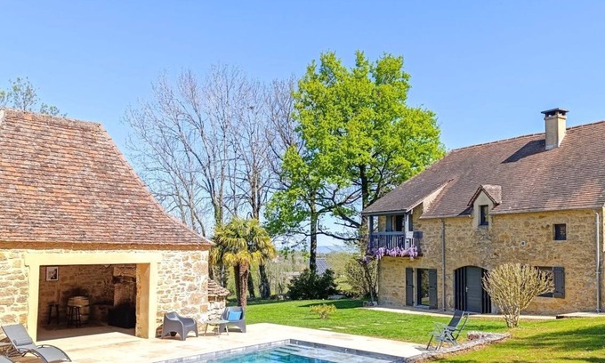 Miers House | Le Four à Pain - MIERS