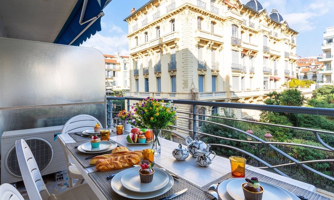 Carre d'Or Apartment | LE FRANCE-MASSENET AP3015 by RIVIERA HOLIDAY HOMES