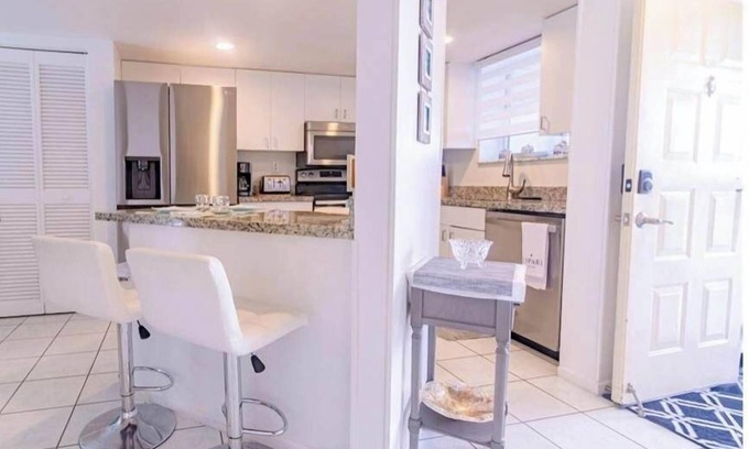 Sunny Isles Beach Condo | Le Frontenac in Sunny Isles unit 402 (STR-03003)