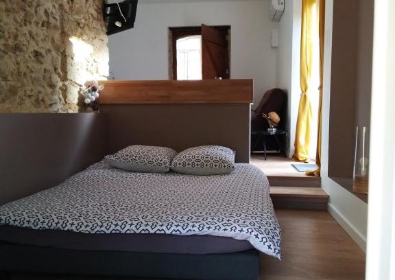 Saint-Pierre-d'Aurillac Apartment | Le gîte de la Mane