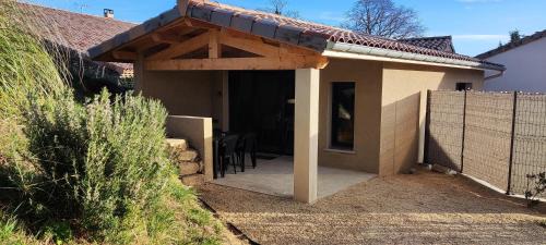 Allex House | Le gîte de la vieille pierre 'climatisé'