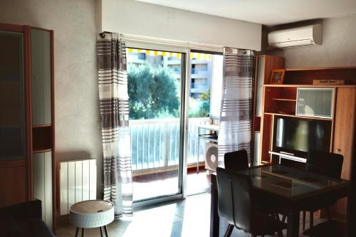 Frejus Plage Apartment | "Le Galilée", calme et situation idéale MER