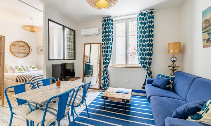Opera Apartment | Le Grand Studio Bleu 29M2, 120m Vieux-Port , Clim ,Wifi, Accès autonome avec code