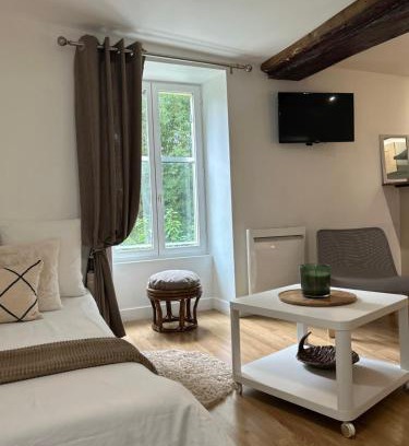 Septeuil Apartment | Le Grand Studio De Septeuil 27m2