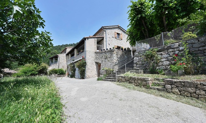 Ribes Apartment | Le Grand Val - Appt pour 3 vue sur la vallée