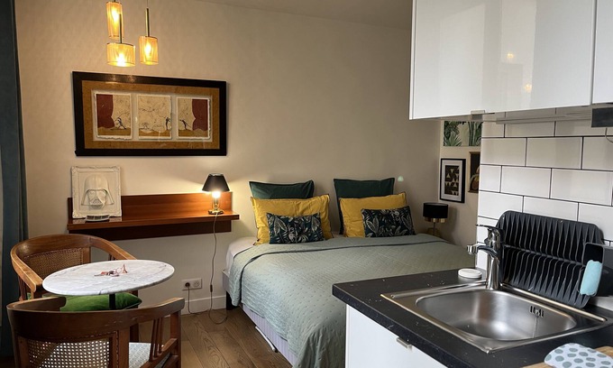 Arts-et-Metiers Apartment | Le Haut Marais, rue Notre-Dame de Nazareth