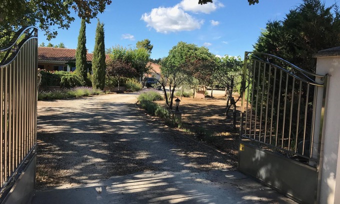 Saint-Saturnin-les-Apt House | LE JARDIN D'ALBIORICA - 5-person villa with private pool