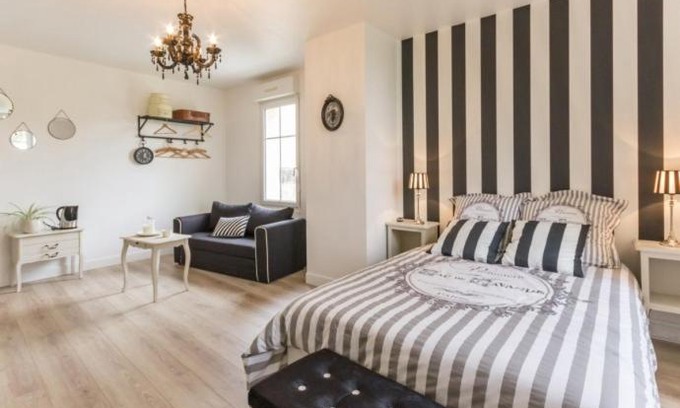Douvres-la-Delivrande Bed & Breakfast | le jardin de Camille