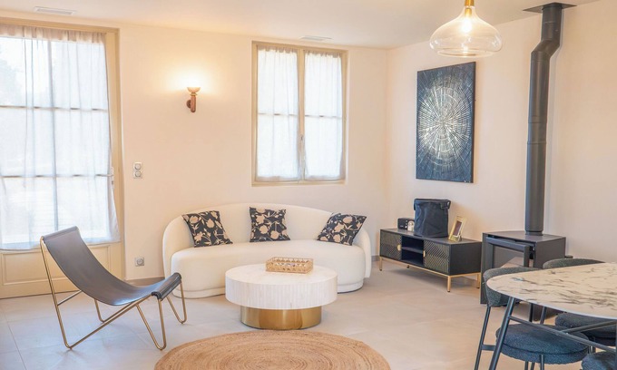 Pezenas Apartment | Le Jardin, Gîte Haut de Gamme Cosy Avec spa Privatif et Piscine, à Pézenas