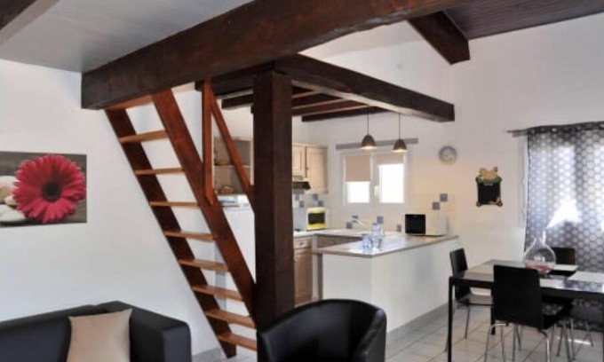 Saint-Privat-de-Champclos House | Le Lavandin - Gîtes "Mas des Lavandes"