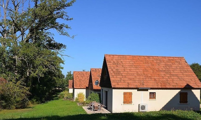 Lacapelle-Marival Villa | Le Lac Bleu - Villa 6-8 pers