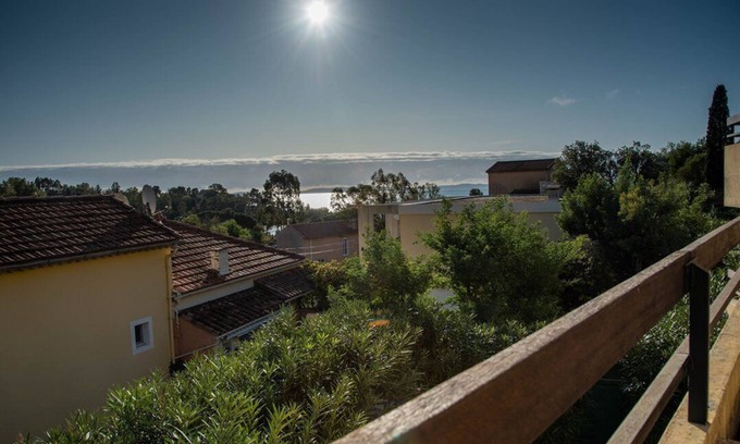 Le Lavandou Apartment | Le Lavandou, One-bedroom + cabin to rent for 4/5 people at La Fossette ; 250 m from the beach,.