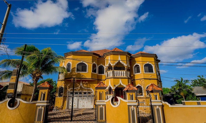 Tower Isle House | Le'Lavion Palace offers incredible stay with airport shuttle/and a private chef
