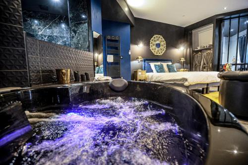 Saint-Roch - Badouillere - Chavanelle Apartment | Le Legendary Spa, hypercentre avec sauna, balnéo et wifi par SOVALFI